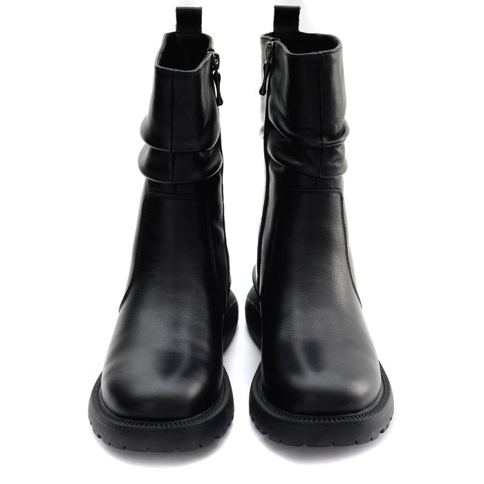 Чёрные полусапоги der Spur AG085_01_01_KH