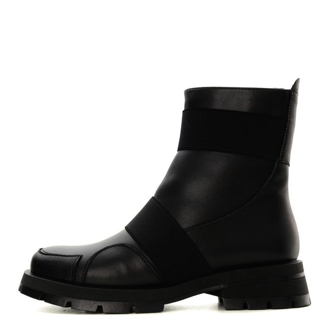 Baden қара бәтеңкелері