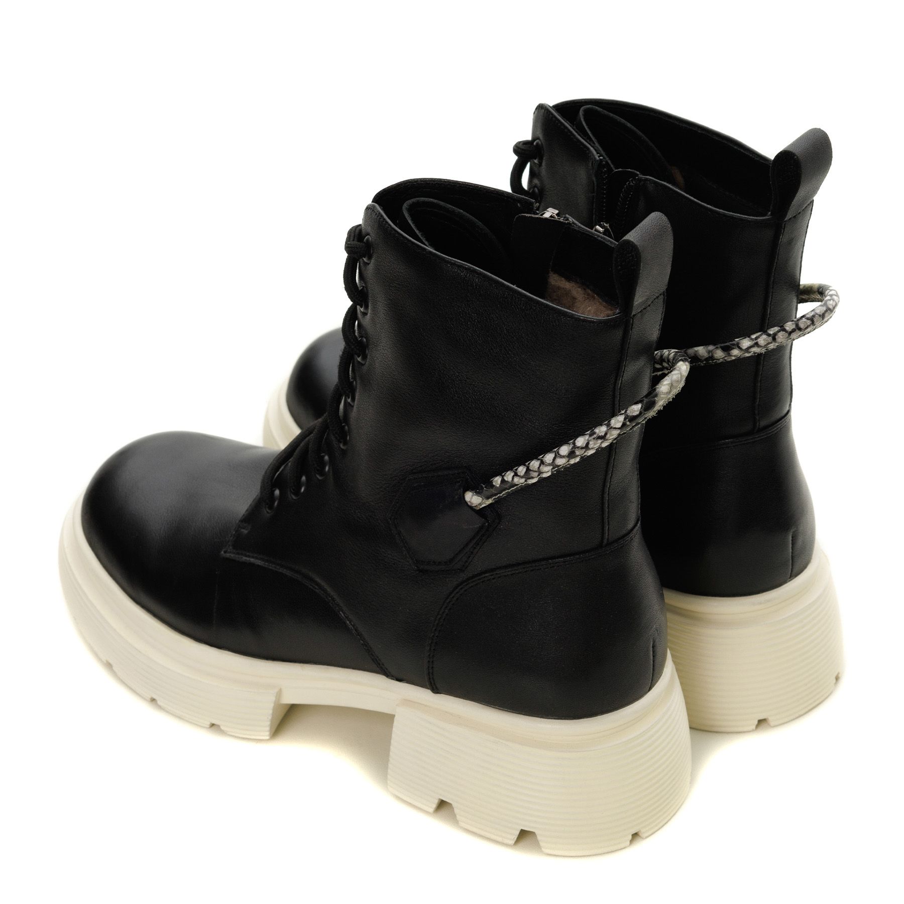 Чёрные ботинки CorsoComo CC11943-WN