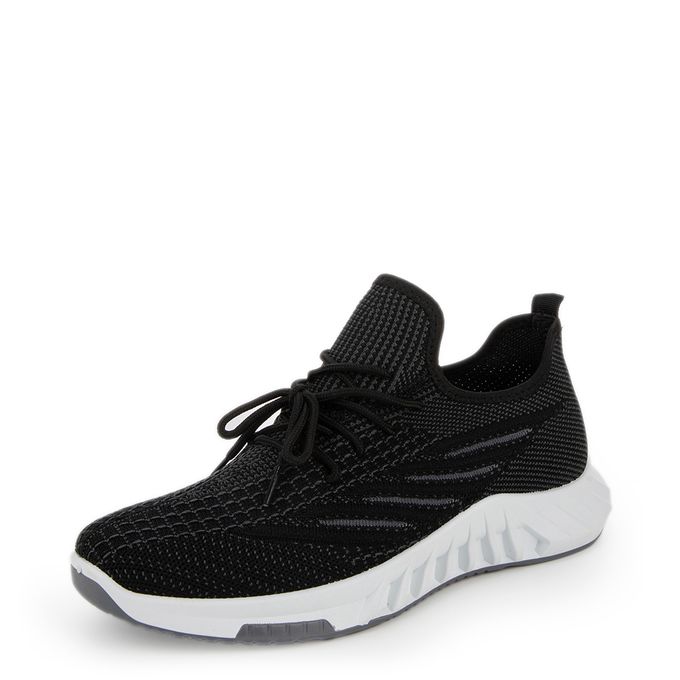 Crosby қара кроссовкалары