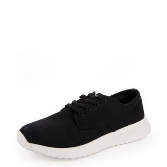 Crosby қара кроссовкалары