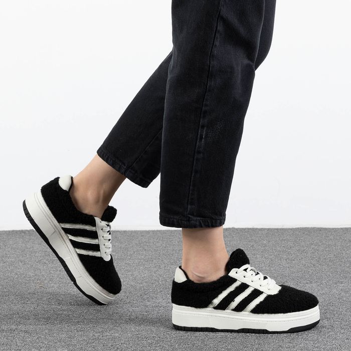 Der Spur қара кедылары JN177_02_01_IB