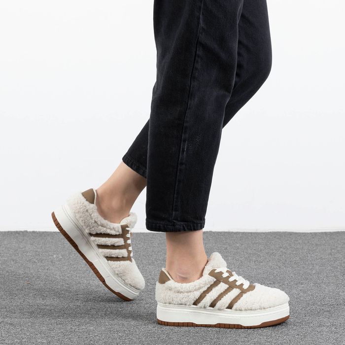 Der Spur сарғыш кедылары JN177_02_19_IB