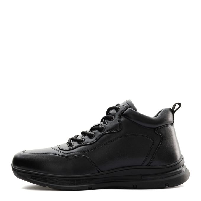 Der Spur қара бәтеңкелері