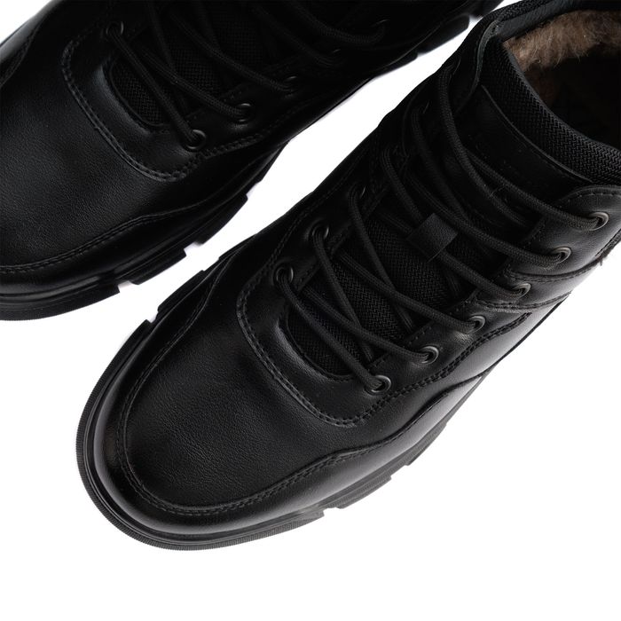 Чёрные ботинки der Spur LA104_01_01_SH