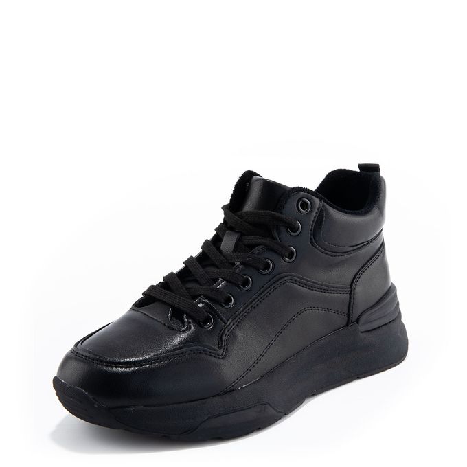 Deutz қара кроссовкалары