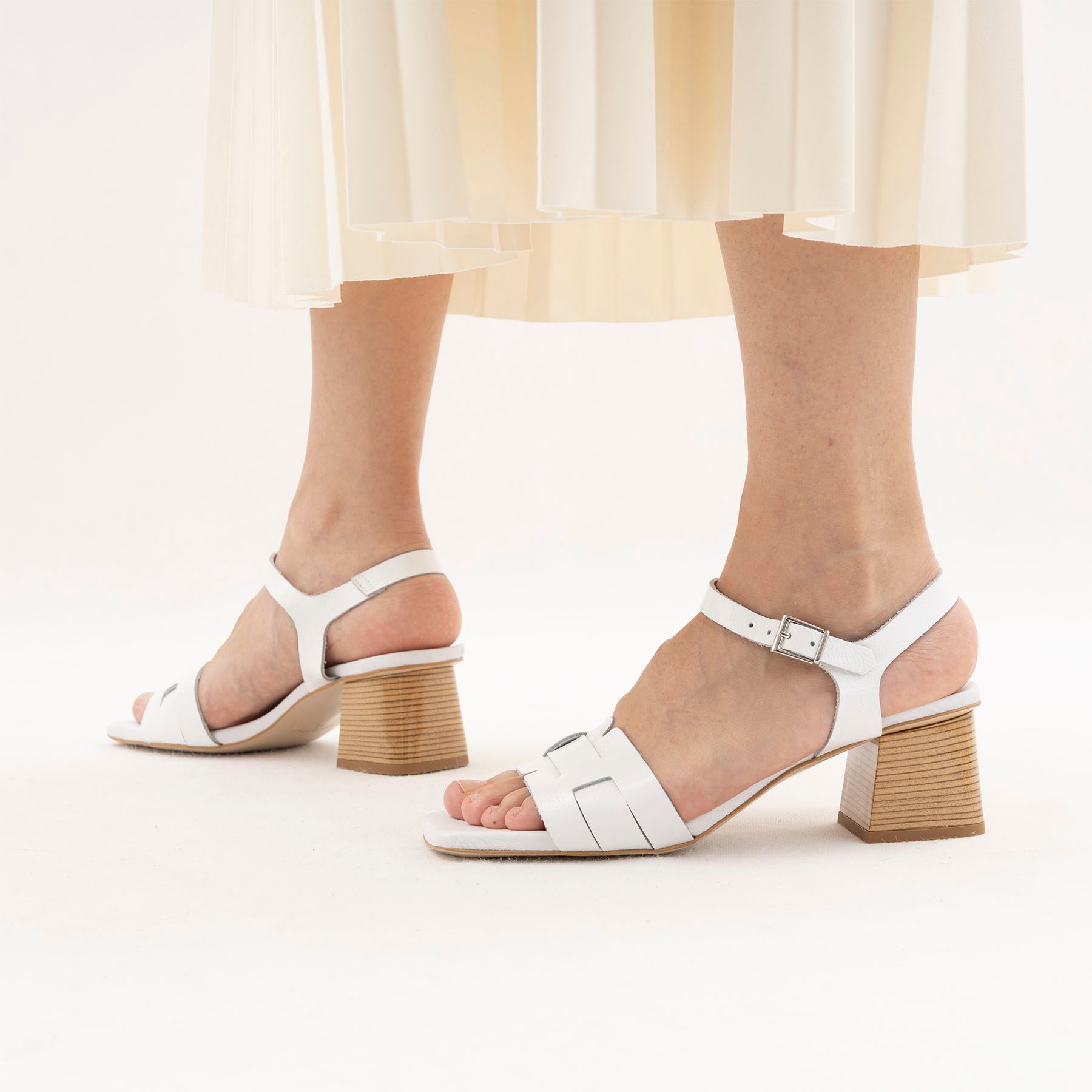 Белые босоножки Oh! My sandals 5360_white