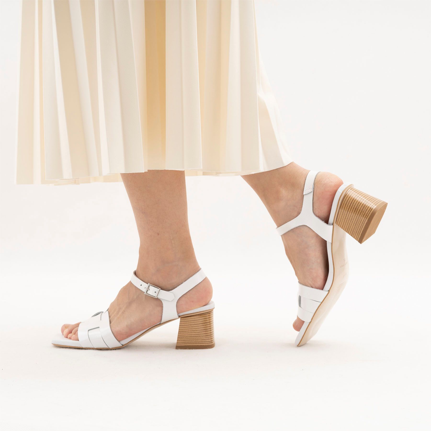 Белые босоножки Oh! My sandals 5360_white