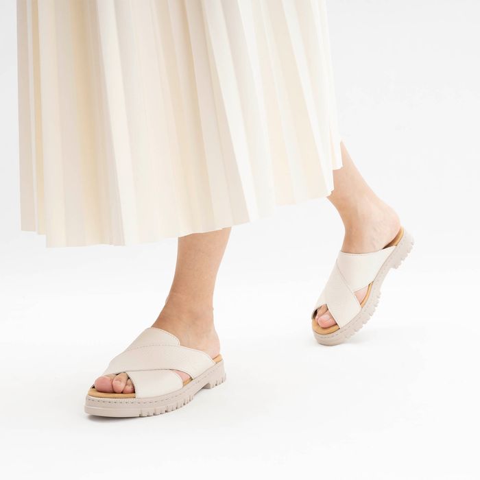 Бежевые пантолеты на каблуке Rieker V4251-60