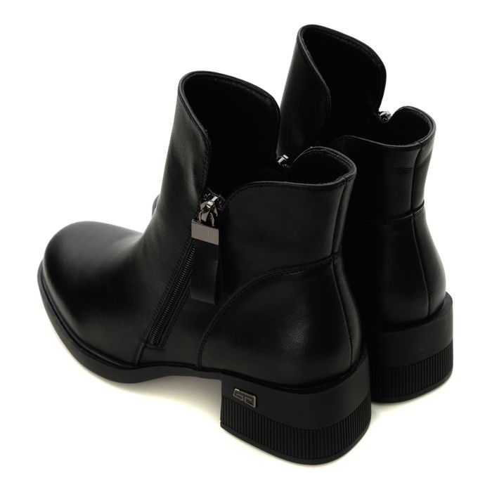 Чёрные ботильоны Audienz NU724-011