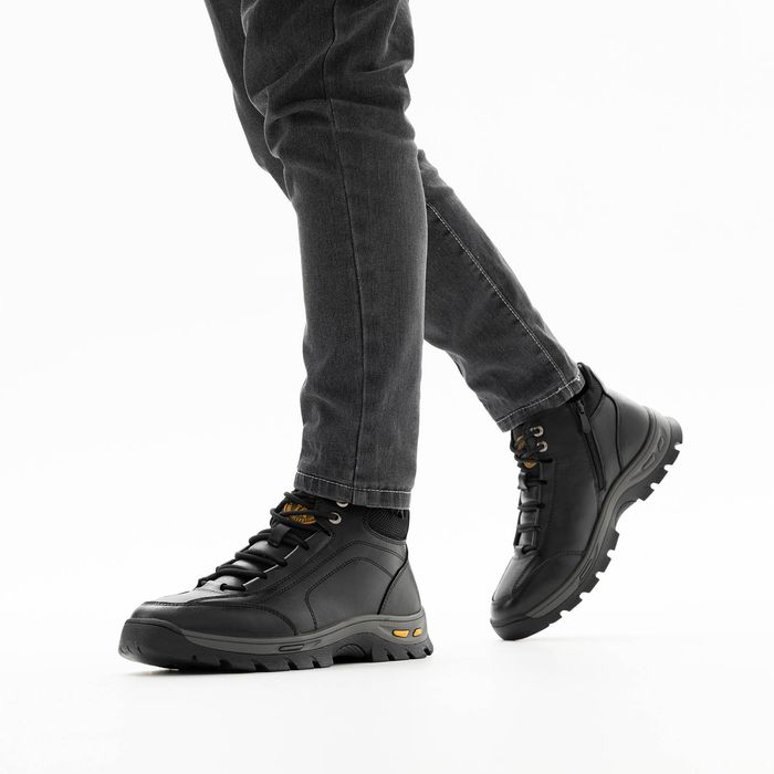 Чёрные трекинговые кроссовки Audienz 308518-6