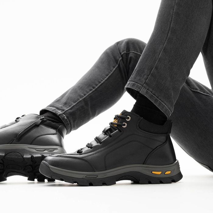 Чёрные трекинговые кроссовки Audienz 308518-6