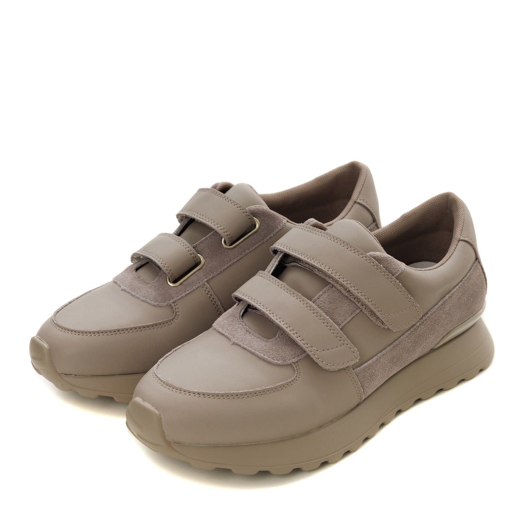 Бежевые кроссовки der Spur SZ475_01_03_ST