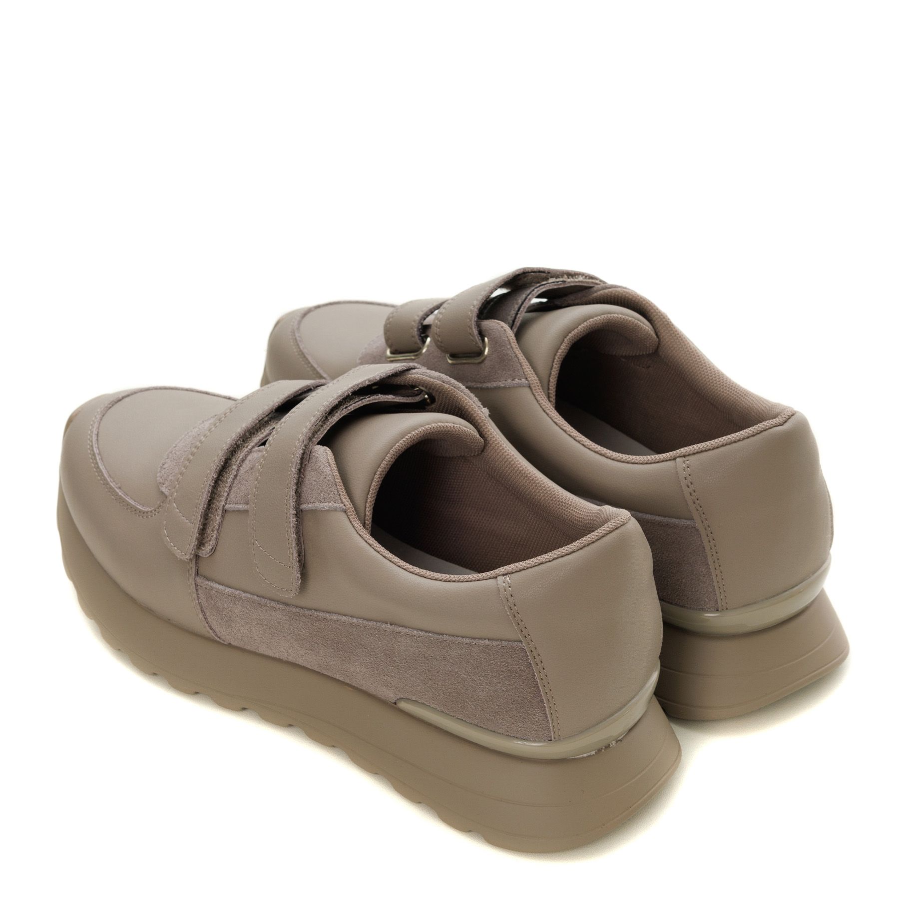 Бежевые кроссовки der Spur SZ475_01_03_ST