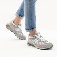 New Balance сұр кроссовкалары M1906NB