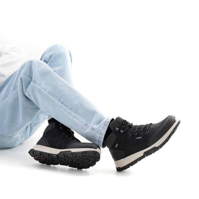 Чёрные трекинговые кроссовки Rieker 35534-00