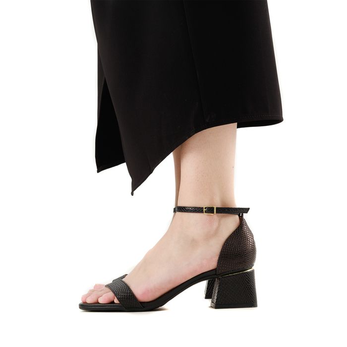 Vizzano қара тобықта түймелігі бар туфлилері 6428.104.28194-15745