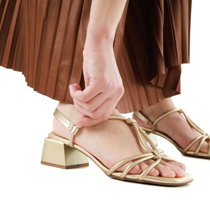 Beira Rio алтын түсті босоножкалары 8423.330.14710-66