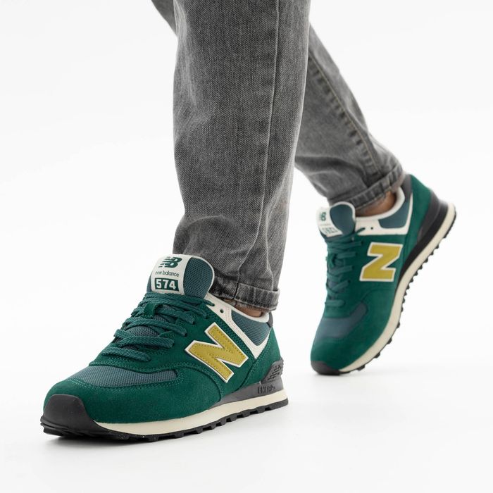 Зеленые кроссовки New Balance U574RBC