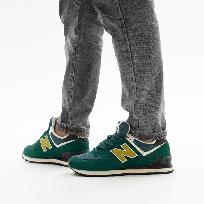 Зеленые кроссовки New Balance U574RBC