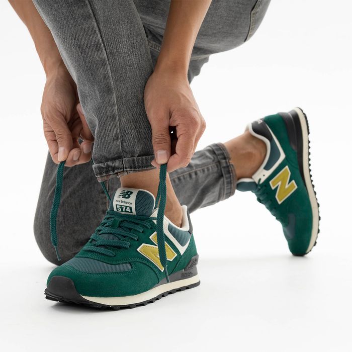 Зеленые кроссовки New Balance U574RBC