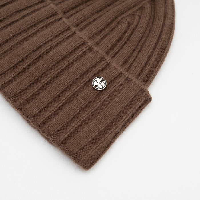 Коричневая шапка GOROSHEK 110424R-25958-02