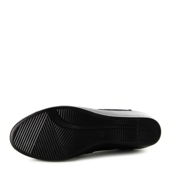 Чёрные туфли лодочки Audienz AC146-050