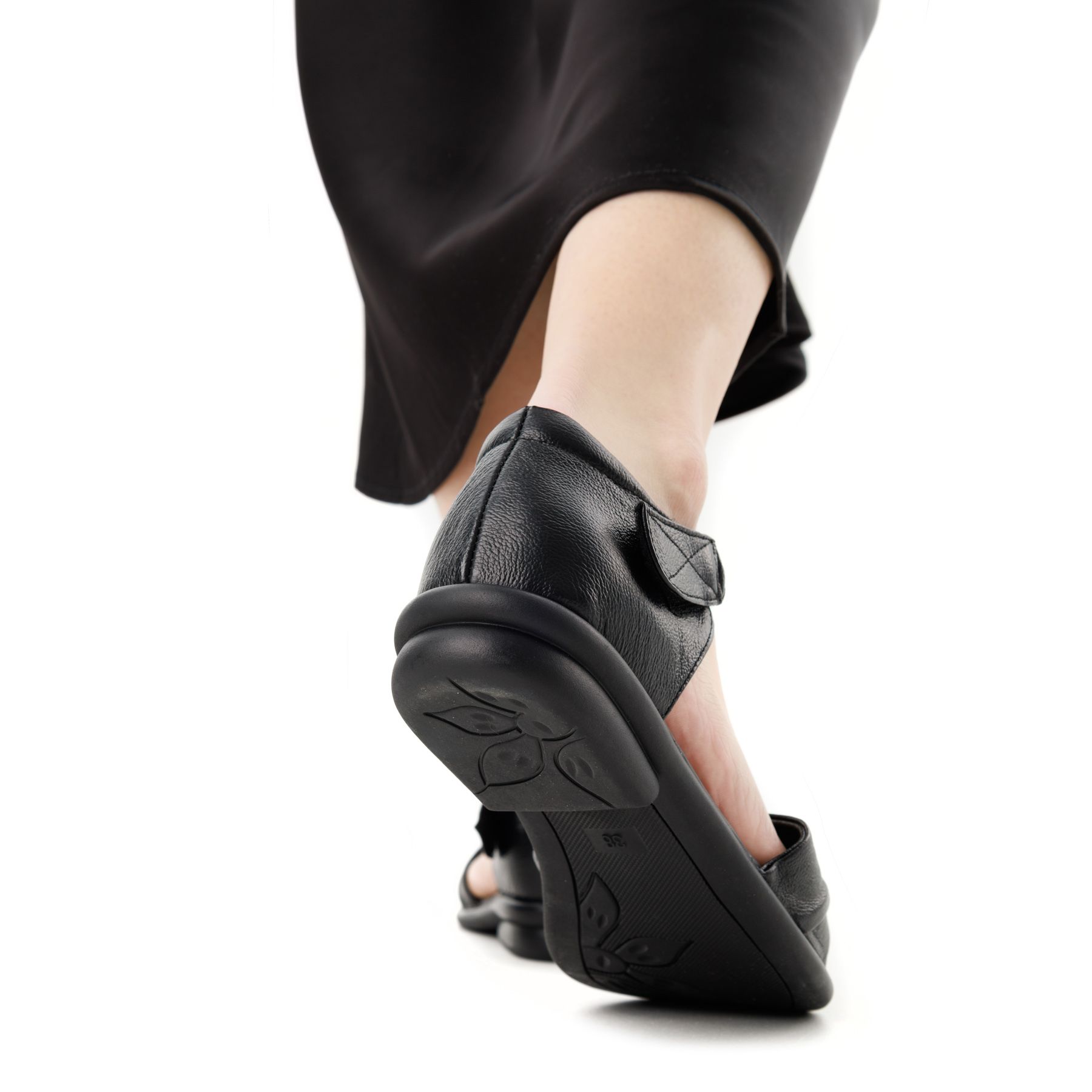 Қара Audienz ашық туфлилері RW190-010