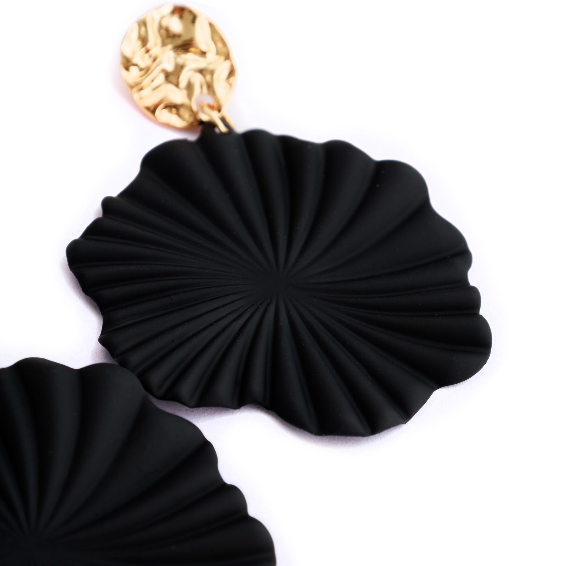 Чёрные серьги Respect Accessories DW24111305