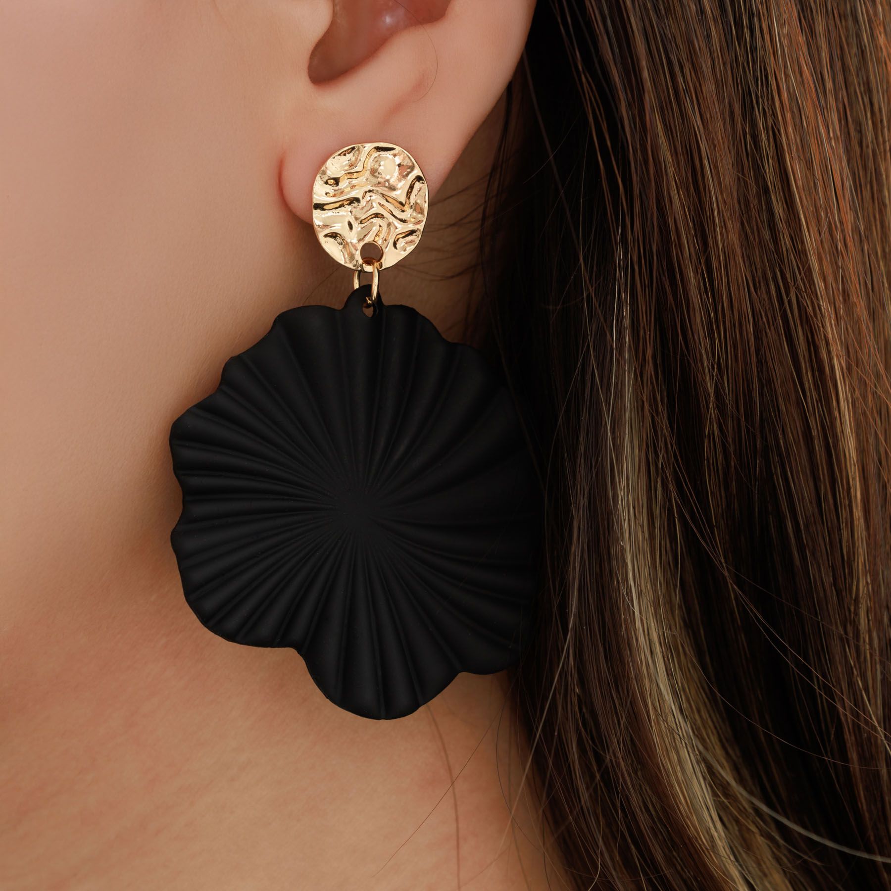 Чёрные серьги Respect Accessories DW24111305