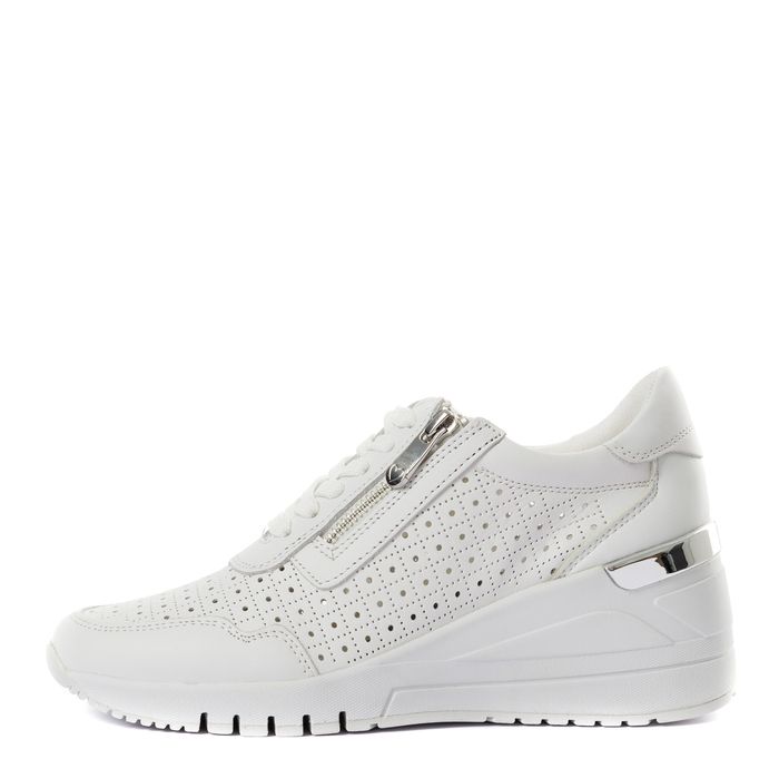 Белые кроссовки Marco Tozzi 2-23501-44-100/220