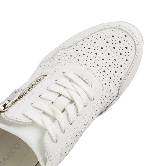 Белые кроссовки Marco Tozzi 2-23501-44-100/220