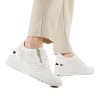 Белые кроссовки Marco Tozzi 2-23501-44-100/220