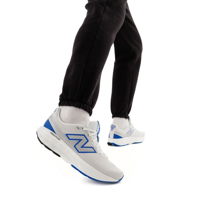 Бежевые кроссовки New Balance M520LG9