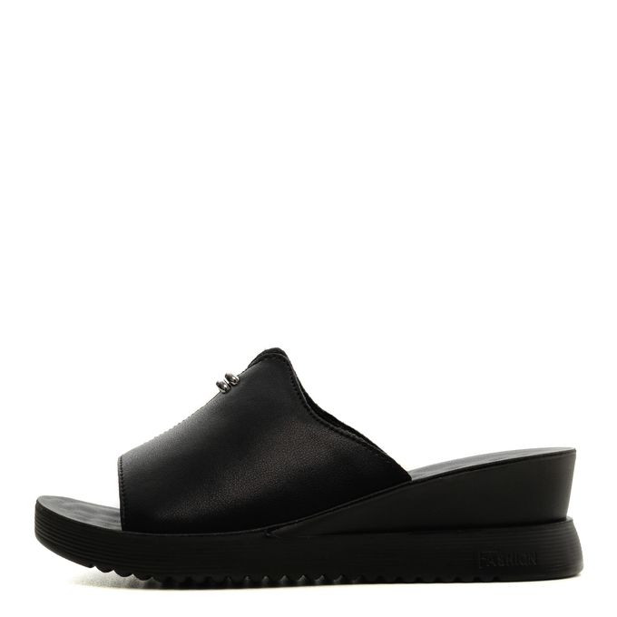 Шәркейлер платформада қара