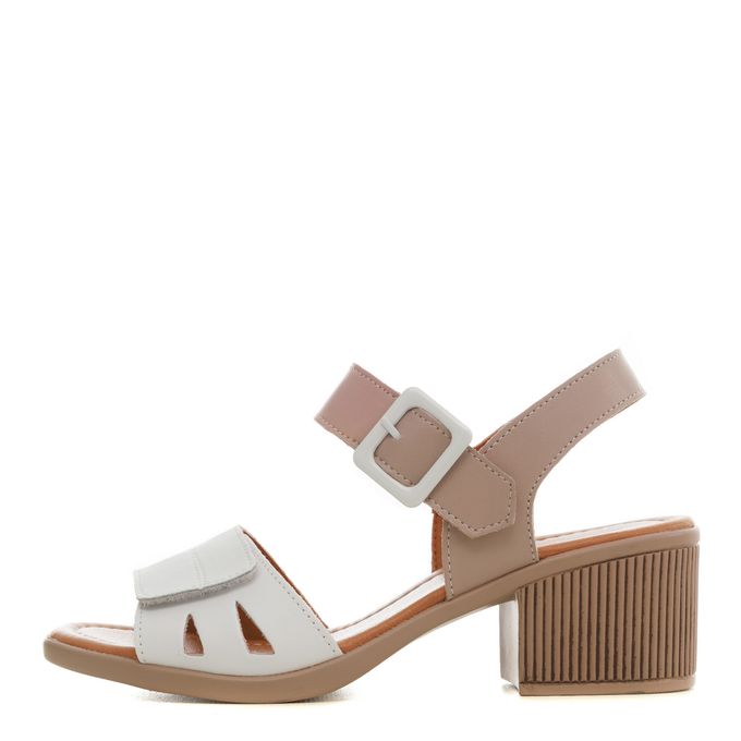 Бежевые босоножки