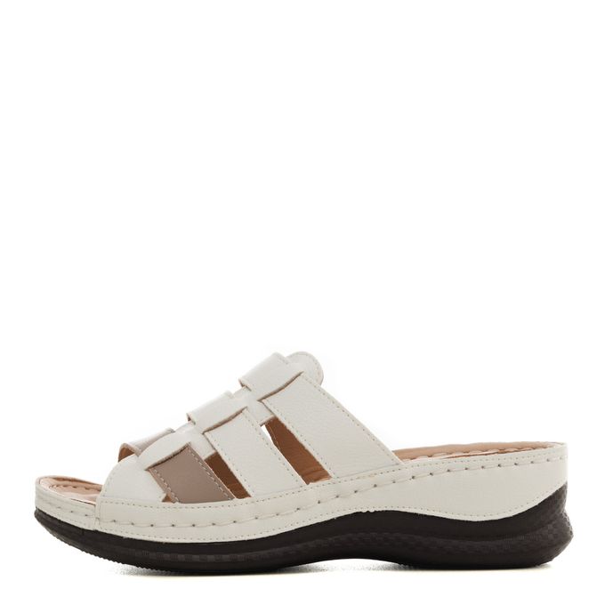 Шәркейлер платформасы ақ