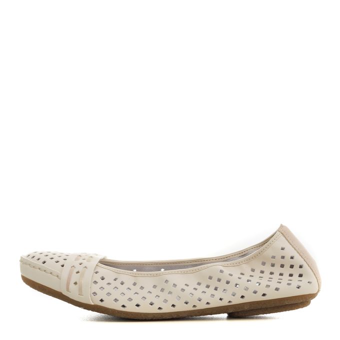 Бежевые мокасины