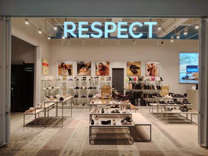 Магазин обуви и аксессуаров "Respect"