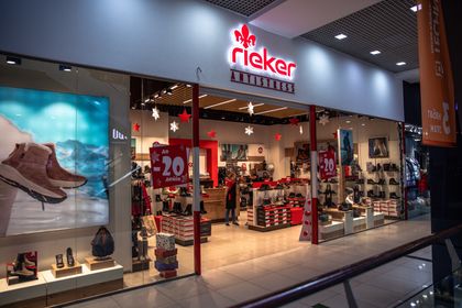 Магазин обуви и аксессуаров "Rieker"